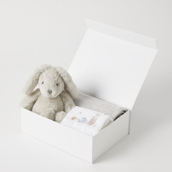 Pilbeam Gret Bunny Blanket Gift Set